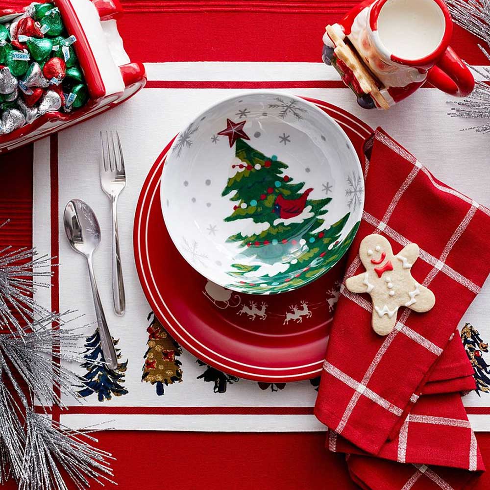 Holiday-Themed Tableware